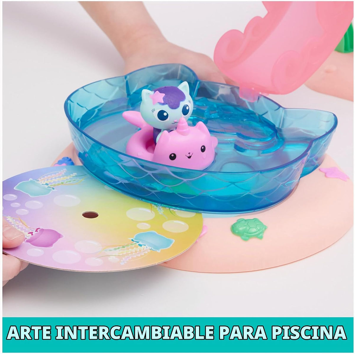 Gabby´s Dollhouse, Alberca Gatástica con Las Figuras de Gabby y Gatirena, Colas de Sirena Que cambian de Color y Accesorios de Piscina