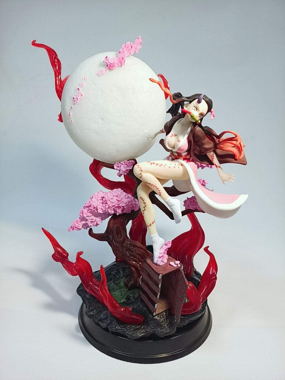 Genj1 Figura de acción Demon Slayer GK Kamado Nezuko, versión de escena de la luna, rosa claro, 31 cm