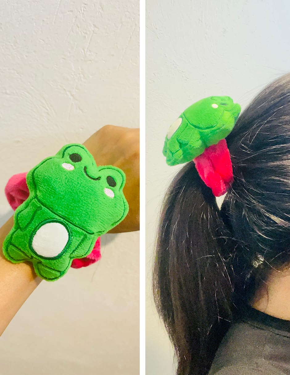 Ult Premium Peluche Lara con Rana Rhenne Scrunchie de Lara Lara Muñeca Acompañante de Aventuras Materiales Suaves Campos Verd