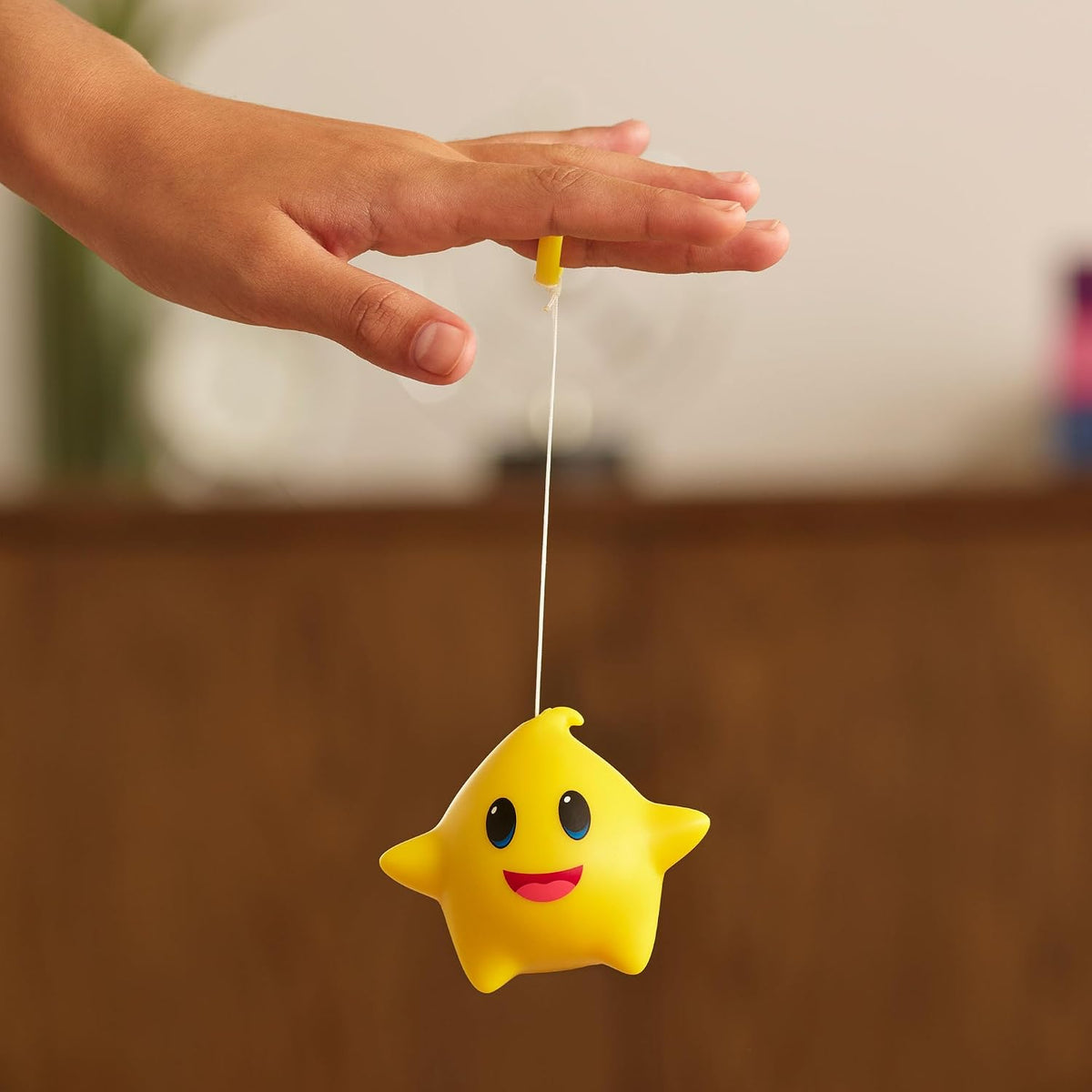 Jakks Pacific Super Mario Galaxy Movie Set 3 Luma Star Yo-Yo Azul, Verde y Amarillo, Brillan en la Oscuridad, Retráctiles, +3 Años