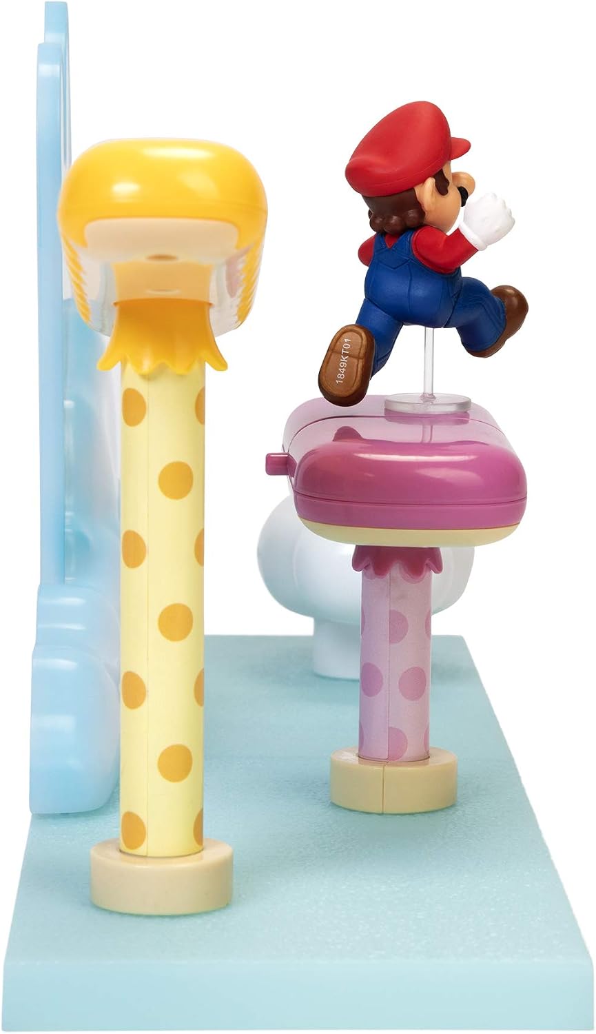Nintendo Super Mario Cloud World Diorama Set with 2.5" Running Mario Action Figure