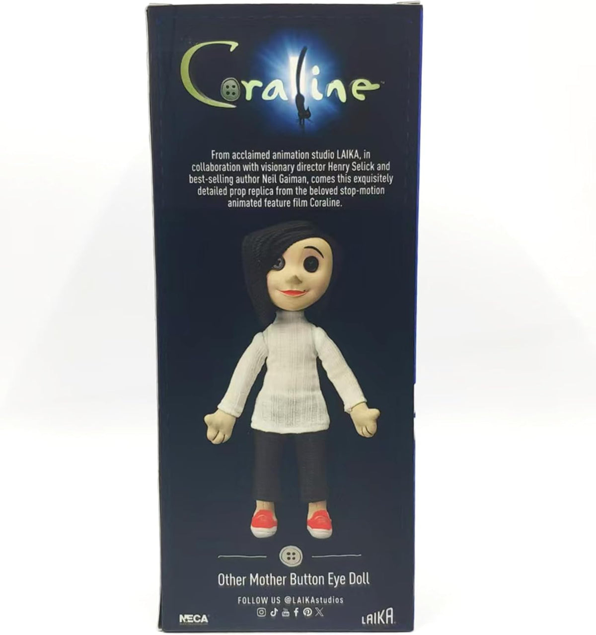NECA Coraline - Muñeca de Ojos con botón para Otra Madre