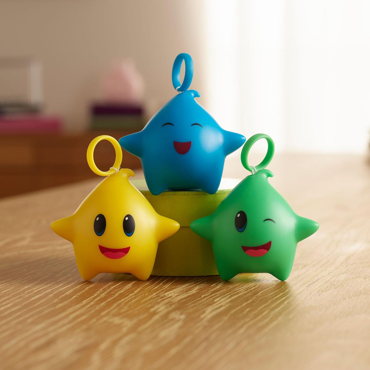 Jakks Pacific Super Mario Galaxy Movie Set 3 Luma Star Yo-Yo Azul, Verde y Amarillo, Brillan en la Oscuridad, Retráctiles, +3 Años