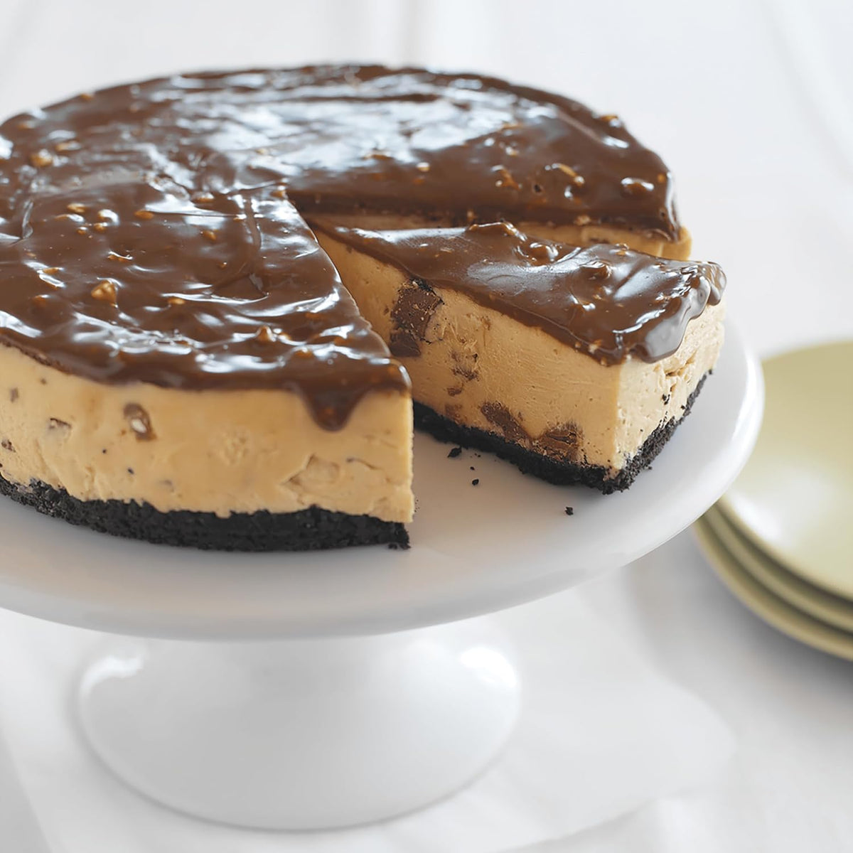 Toblerone Chocolate con Leche Suiza con Almendras Caramelizadas Saladas y Turrón de Miel y 3.52 Oz