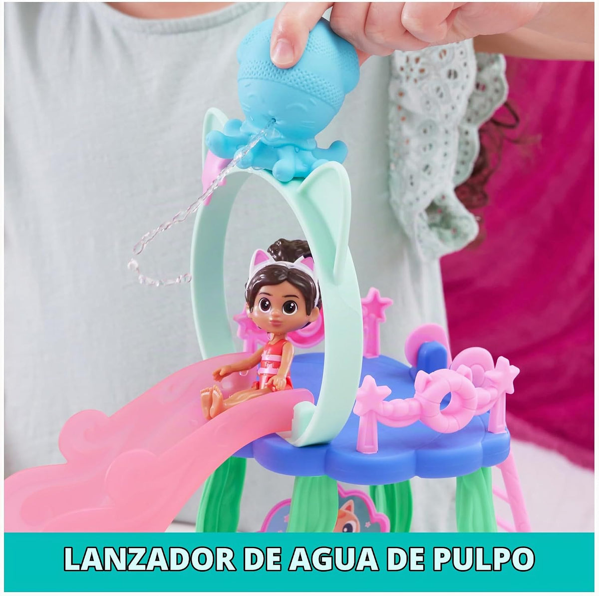 Gabby´s Dollhouse, Alberca Gatástica con Las Figuras de Gabby y Gatirena, Colas de Sirena Que cambian de Color y Accesorios de Piscina