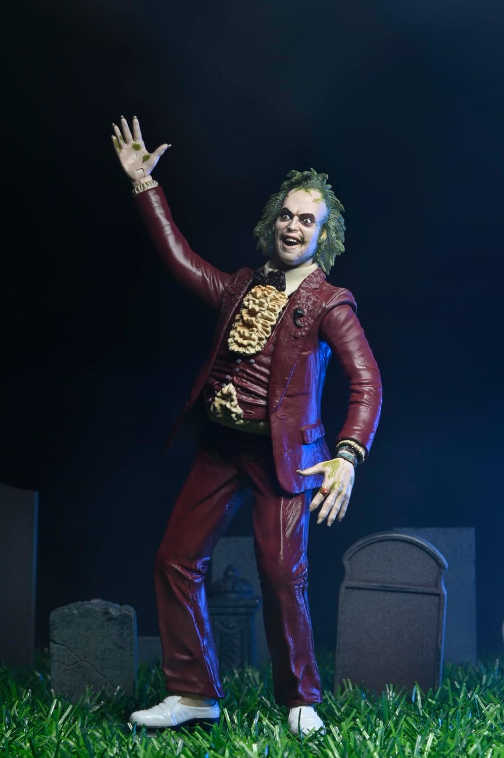 NECA - Beetlejuice (1988) - Figura de acción a Escala de 7 Pulgadas - Esmoquin Rojo Beetlejuice en Embalaje blíster