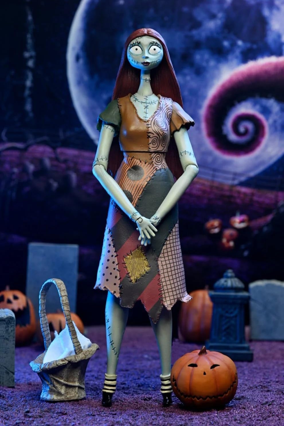 Disney Tim Burton's The Nightmare Before Christmas - Figura de acción de escala Ultimate Sally de 7 pulgadas