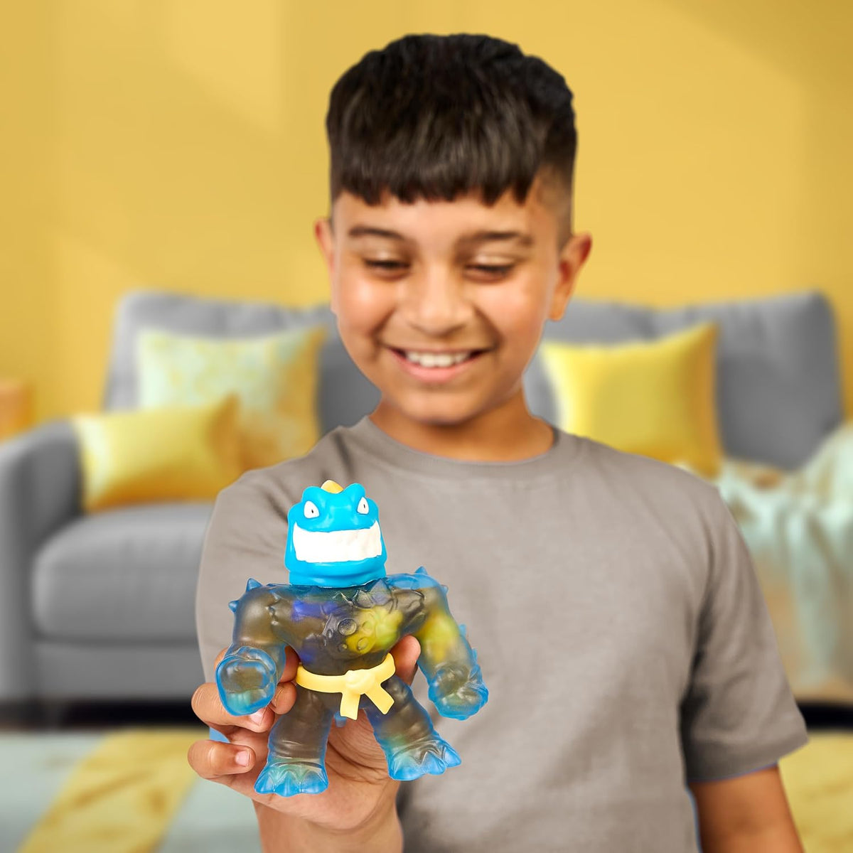 Goo JIT Zu Hero Creator Tyro 3 Rellenos únicos de Goo Mezcla, Llena y CREA tu Propia Brilla en la Oscuridad Figura Elástica para Niños Muñeco Estirable Original Bandai