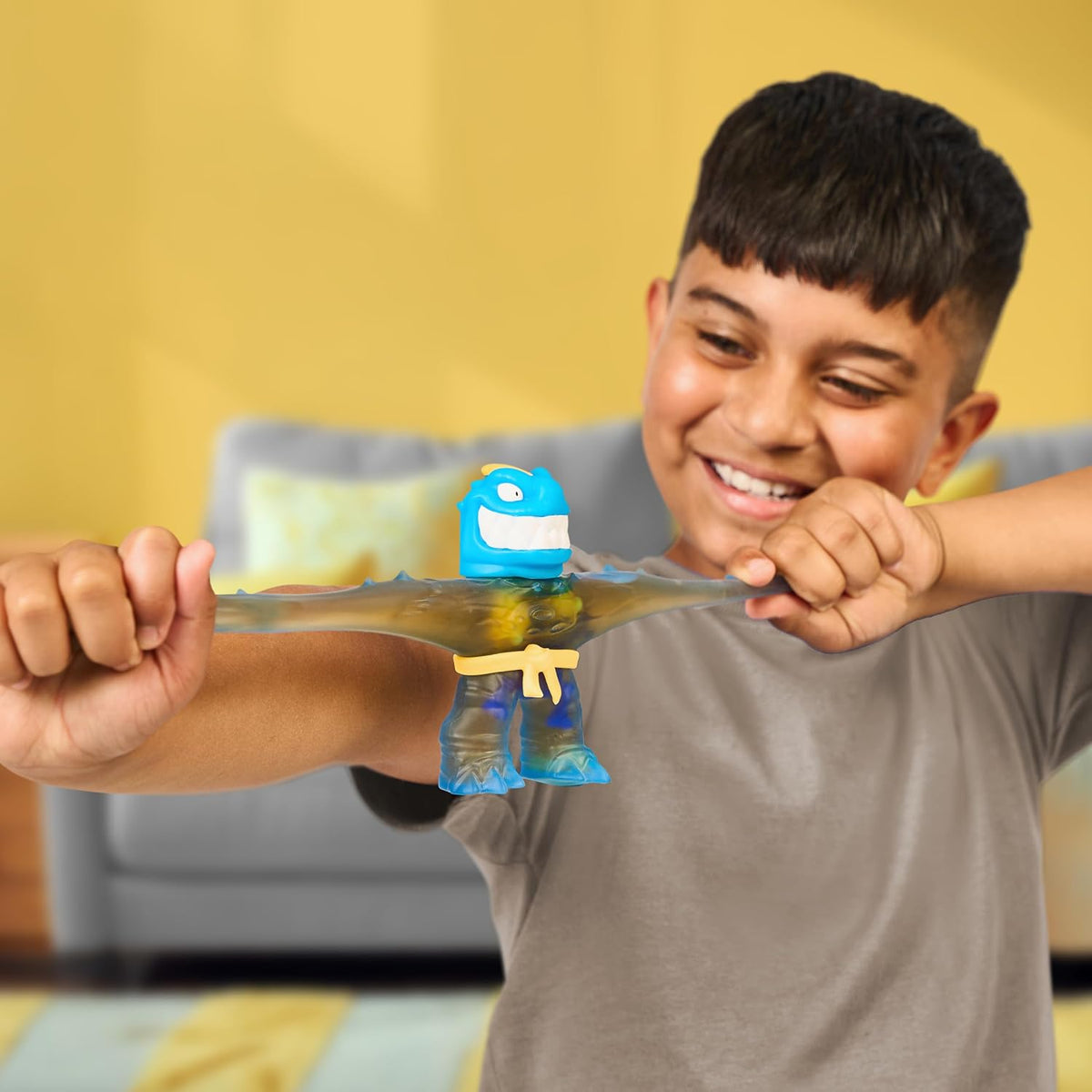 Goo JIT Zu Hero Creator Tyro 3 Rellenos únicos de Goo Mezcla, Llena y CREA tu Propia Brilla en la Oscuridad Figura Elástica para Niños Muñeco Estirable Original Bandai