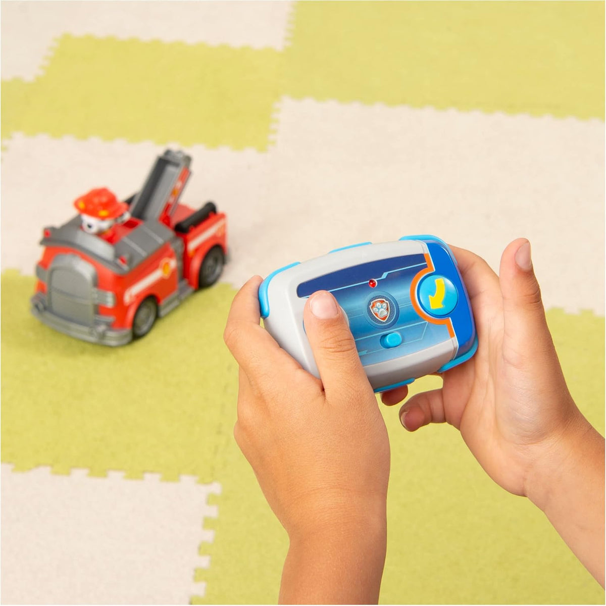Paw Patrol, camión de Bomberos por Control Remoto de Marshall con 2 direcciones, a Partir de 3 años