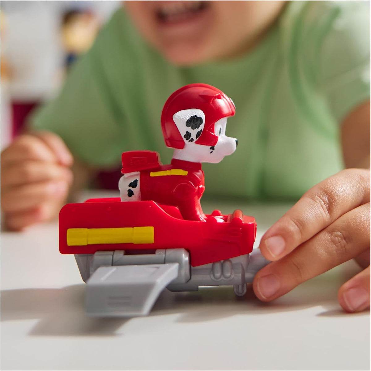 Paw Patrol: Action Pups, Figura de acción de Marshall y avión aerodeslizador con alas Plegables, Juguetes para niños y niñas a Partir de 3 años