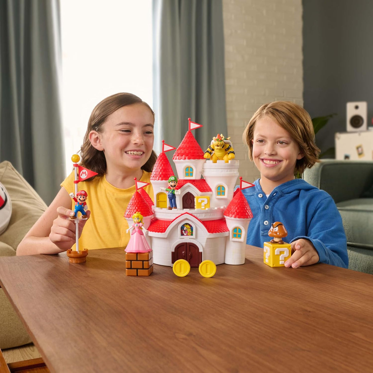 Nintendo Super Mario Deluxe Mushroom Kingdom Castle Playset with 5 2.5" Articulated Action Figures & 4 Accessories (Includes Mario, Luigi, Princess Peach, Bowser)