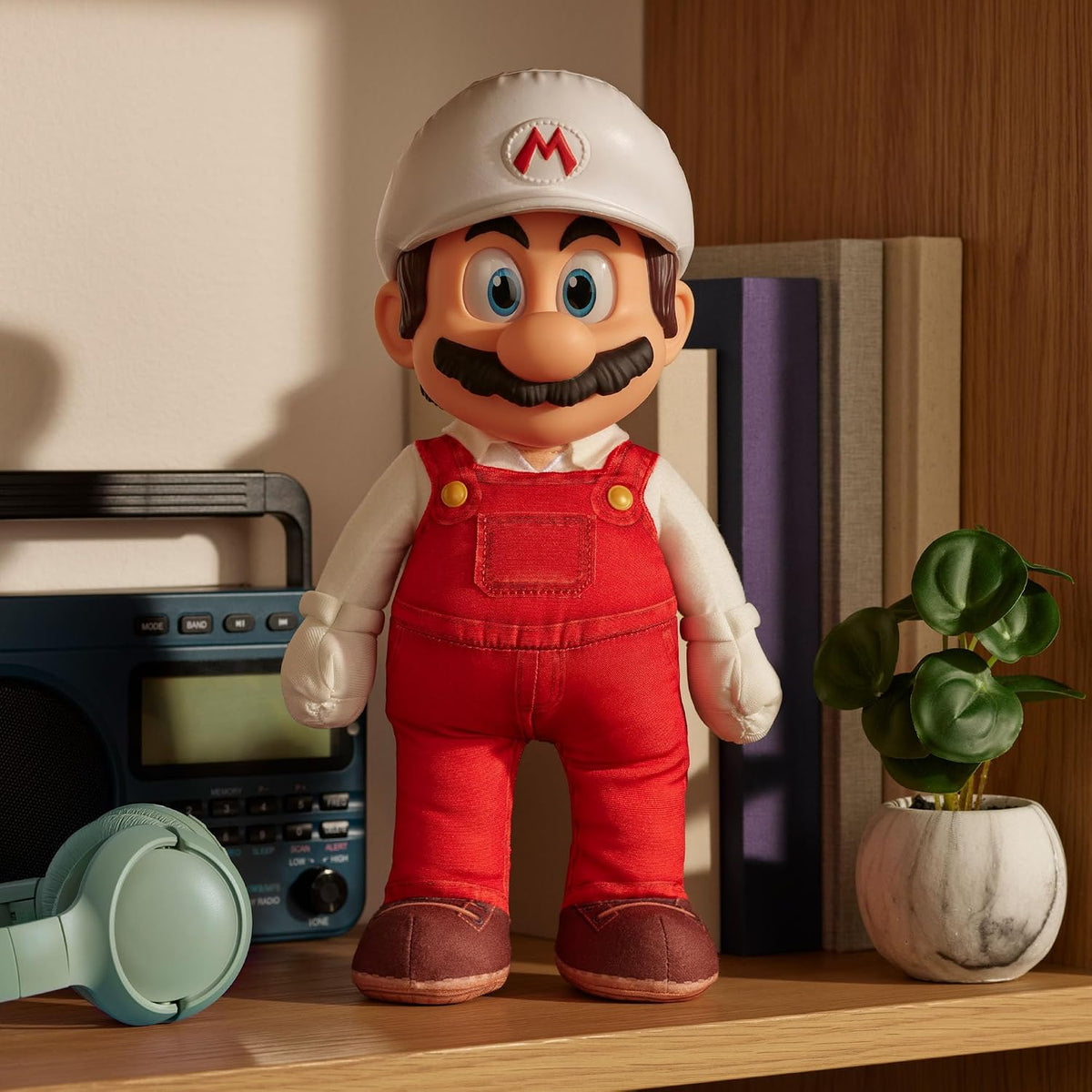 Jakks Pacific Super Mario Galaxy Movie Peluche Fire Mario Articulable 14 Pulgadas con Ojos Acrílicos, Edición Coleccionable, +3 Años