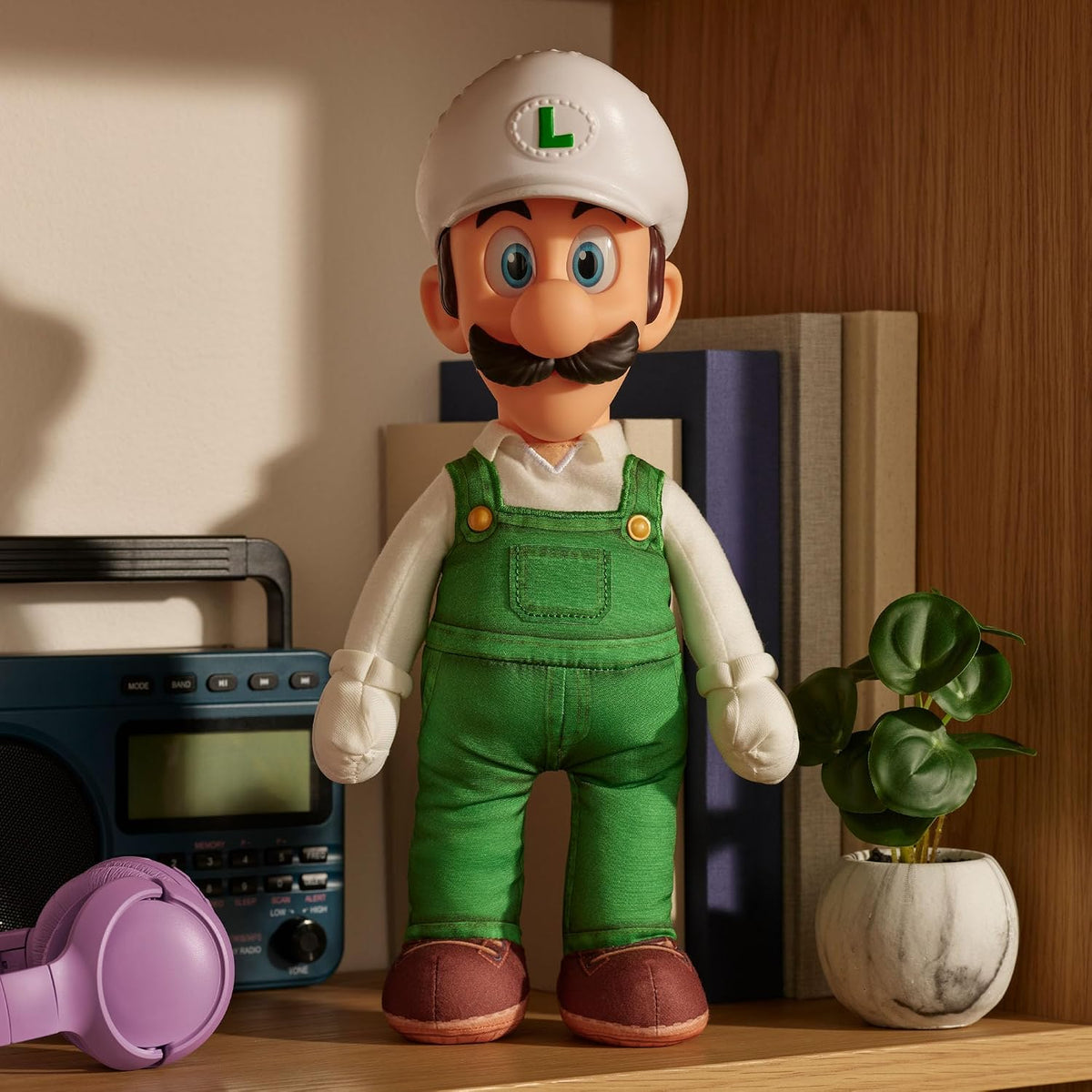 Jakks Pacific Super Mario Galaxy Movie Peluche Fire Luigi Articulable 15 Pulgadas con Ojos Acrílicos, Edición Coleccionable, +3 Años
