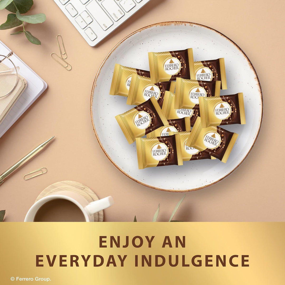 Ferrero Rocher, Cuadros de Chocolate Obscuro Rellenos de Avellana, Paquete de 10 Piezas