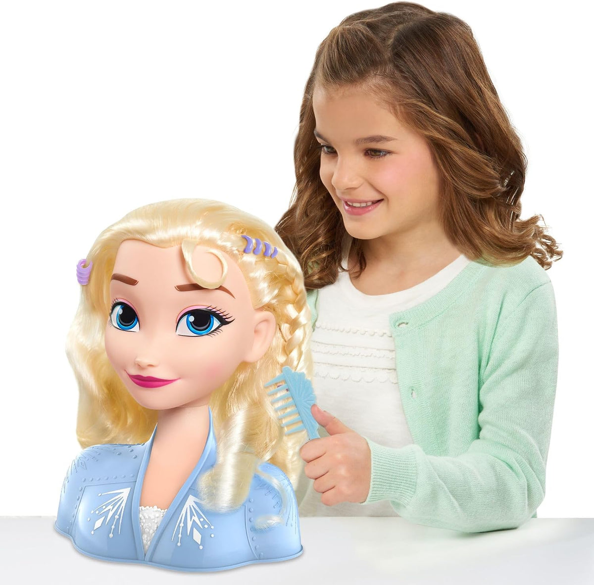 La Cabeza para Peinados Elsa de Frozen 2 de Disney Incluye Accesorios para Ponerse en el Pelo y Compartir, Pelo Rubio, Juguetes para niños a Partir de 3 años de Just Play