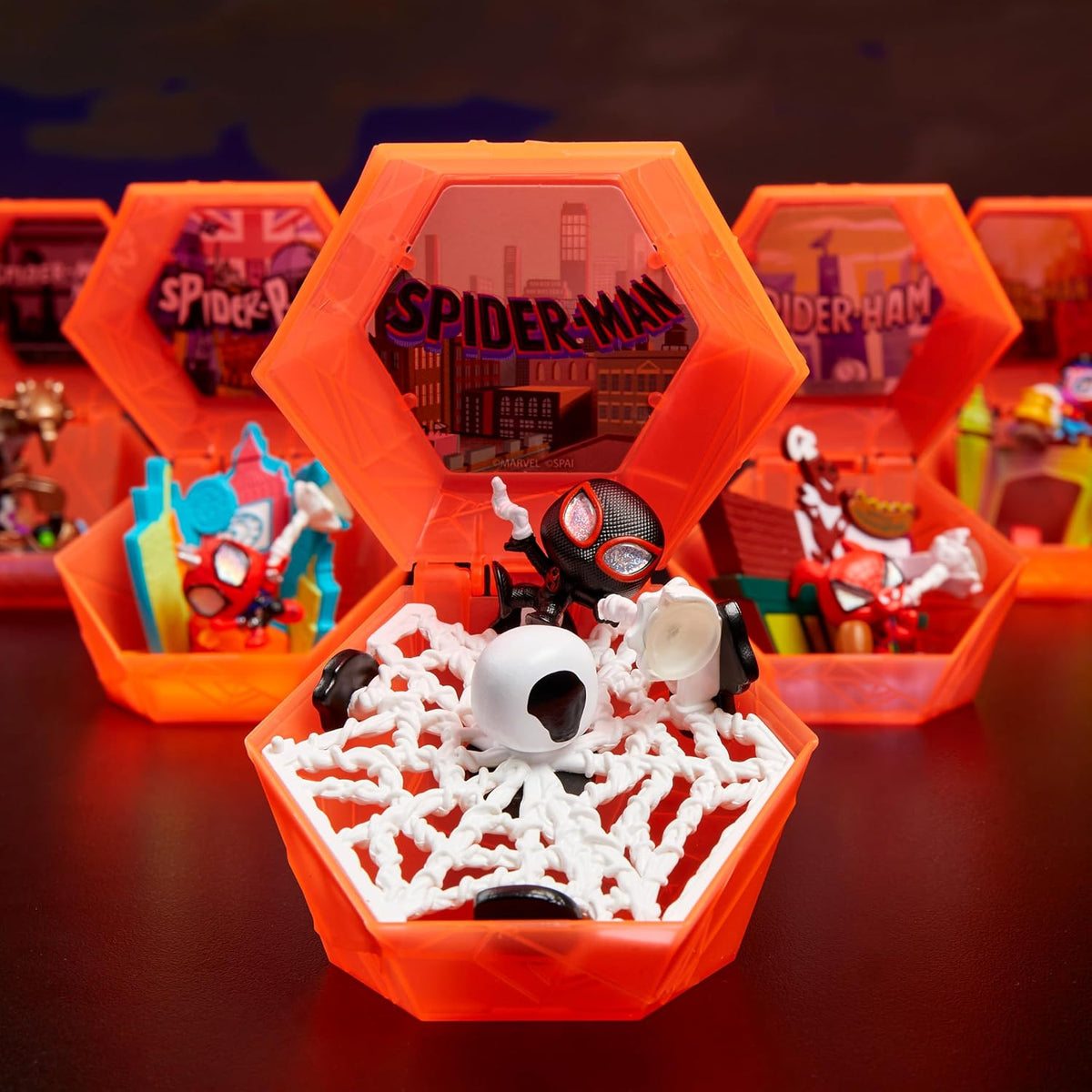 Just Play Figuras de Juguete Marvel™ Doorables Spider-Verse Collector Capsule, de 3,8 cm, Juguetes para niños a Partir de 5 años