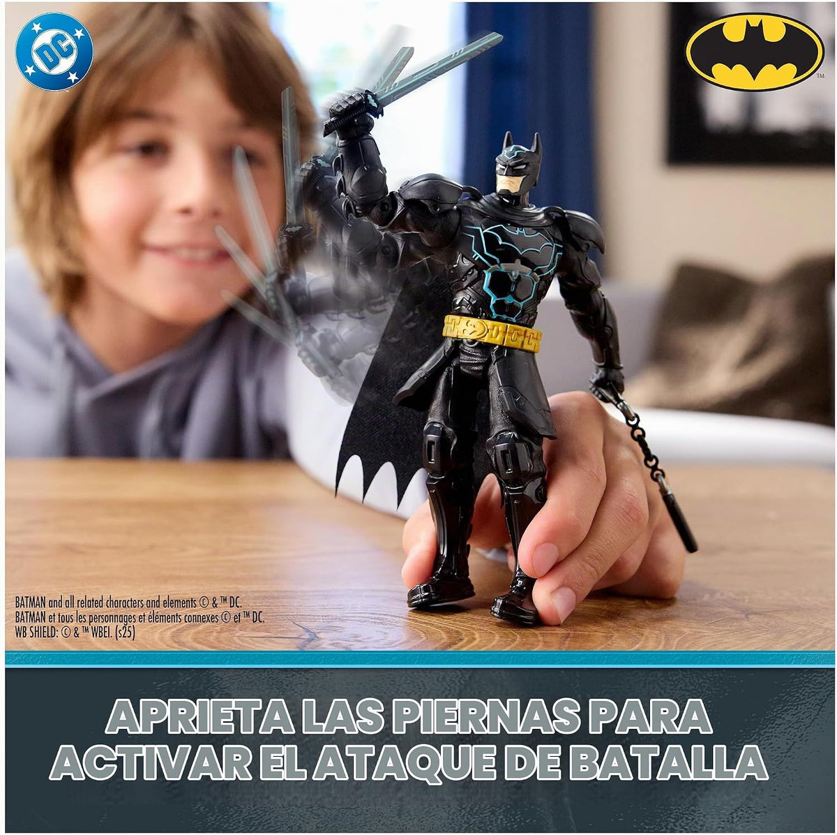 BATMAN DC Comics, Battle Clash, Figura de acción Ninja Strike de 15 cm con 2 Accesorios Ninja, Juguetes de superhéroes para niños y niñas a Partir de 3 años