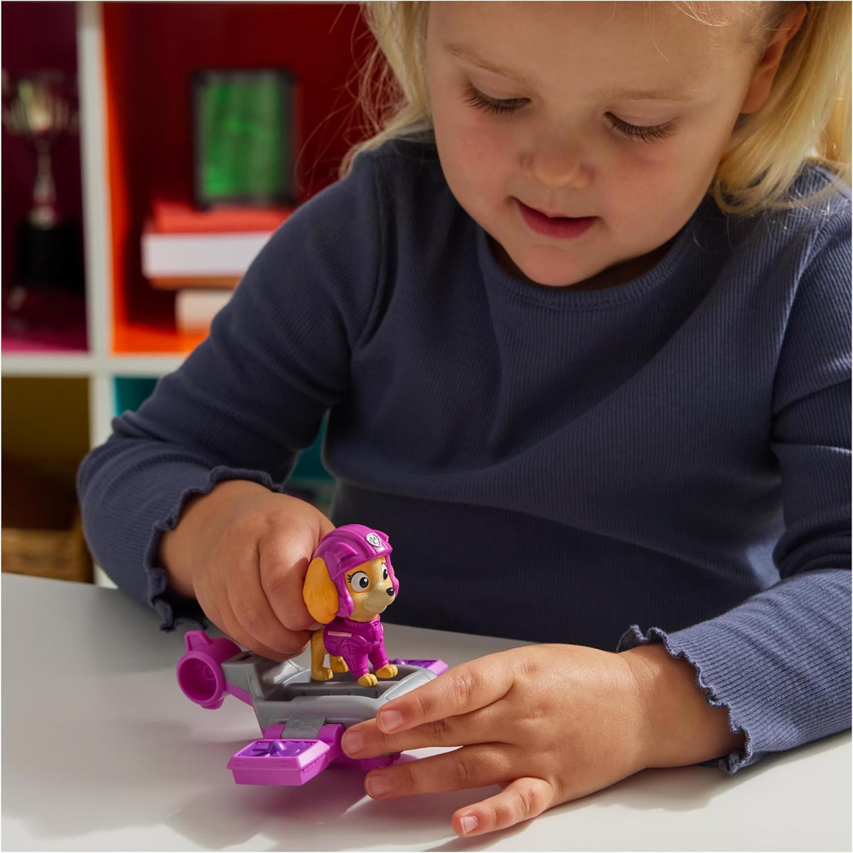Paw Patrol: Action Pups, Figura de acción de Skye y avión aerodeslizador con alas Plegables, Juguetes para niños y niñas a Partir de 3 años