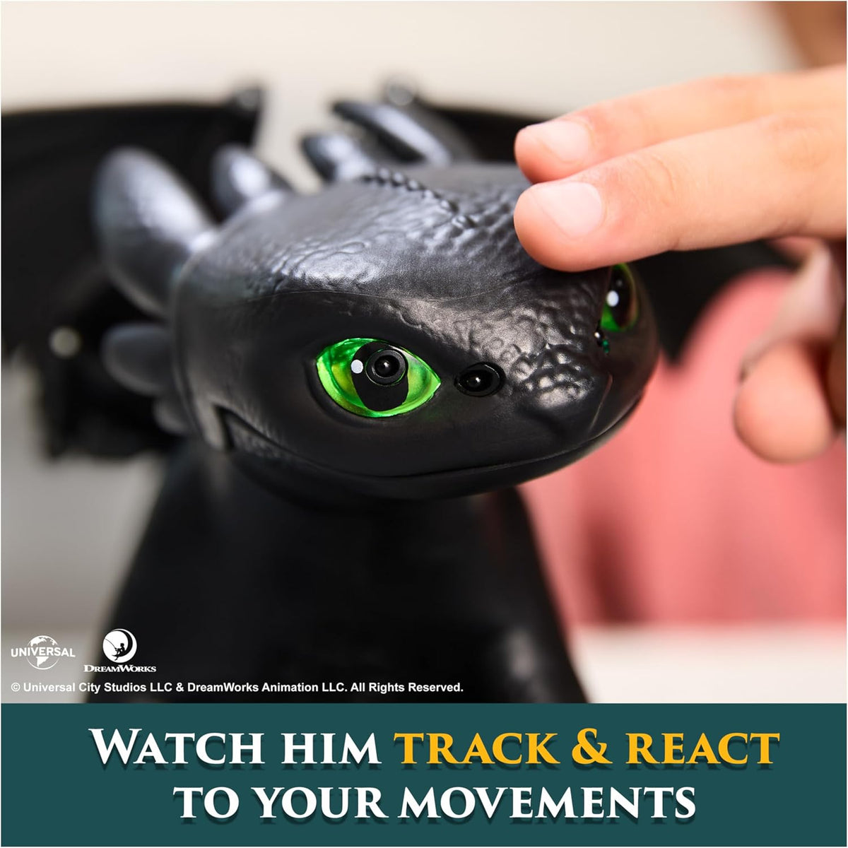 DreamWorks Dragones, Cómo Entrenar a Tu Dragón, Chimuelo Interactivo para Domar y Entrenar, Juguete de Dragón con 60 Sonidos y Reacciones, Juguetes para Niños y Niñas de 4 años en adelante.